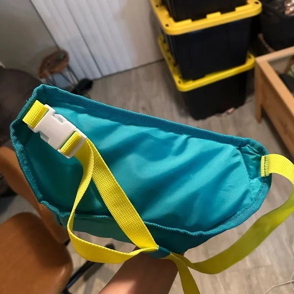 Igloo Pink and Teal Insulated Fanny Pack - Picture 3 of 3